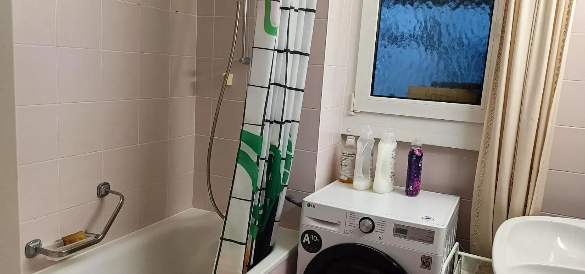 Jolie Chambre Confortable Dans Un Appartement جنيفا منزل للإقامة